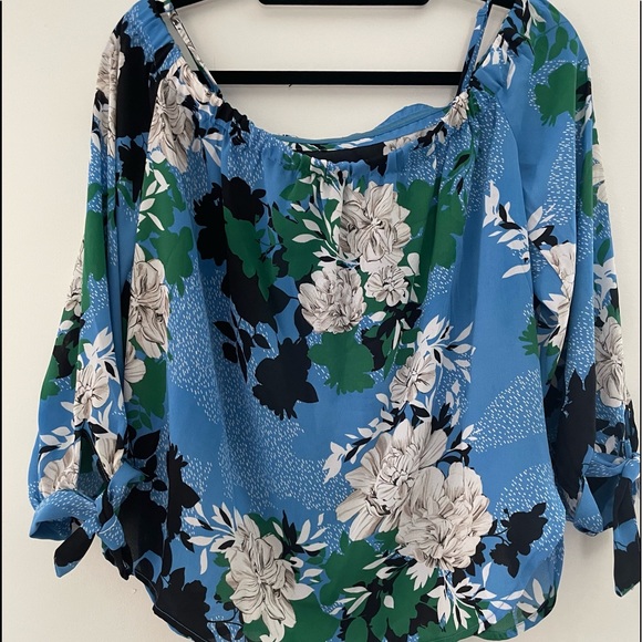 👚 INC International👚 Concepts Blouse Size Medium - Picture 2 of 9
